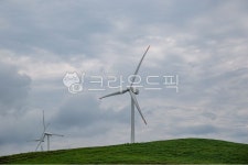 목초지, 풍력발전기, 풍력터빈, 풍력발전소, 하늘목장, 사진,이미지,일러스트,캘리그라피 - pobiris작가 크라우드픽 - 저작권 걱정 없는 상업용... 