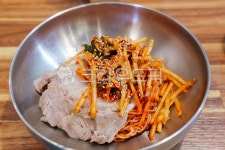 냉면, 고기, 고기냉면, 지역음식, 음식, 사진,이미지,일러스트,캘리그라피 - 여행작가봄비작가 크라우드픽 - 저작권 걱정 없는 상업용 이미지