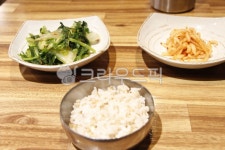 밥에찬 | 식사, 음식, 밥, 반찬, 찬, 사진,이미지,일러스트,캘리그라피 - 슈렉작가 크라우드픽 - 저작권 걱정 없는 상업용 이미지