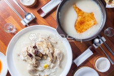 백숙, 닭백숙, 누룽지백숙, 은행, 인삼, 사진,이미지,일러스트,캘리그라피 - 미미스튜디오작가 크라우드픽 - 저작권 걱정 없는 상업용 이미지