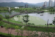 아파트, 단지, 호수, 공원, 산책로, 사진,이미지,일러스트,캘리그라피 - 양기리작가 크라우드픽 - 저작권 걱정 없는 상업용 이미지