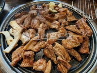 돼지갈비, 솥뚜껑갈비, 돼지고기, 갈비구이, food, 사진,이미지,일러스트,캘리그라피 - plusone작가 크라우드픽 - 저작권 걱정 없는 상업용... 