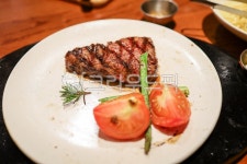 스테이크, beef, steak, 가니쉬, 양식, 사진,이미지,일러스트,캘리그라피 - 이빠이오빠작가 크라우드픽 - 저작권 걱정 없는 상업용 이미지