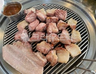 제주흑돼지, 흑돼지, 돼지고기, 오겹살, 목살, 사진,이미지,일러스트,캘리그라피 - violet90작가 크라우드픽 - 저작권 걱정 없는 상업용 이미지