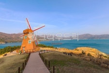 풍차, windmill, 언덕, hill, 바다, 사진,이미지,일러스트,캘리그라피 - 몽구눈나작가 크라우드픽 - 저작권 걱정 없는 상업용 이미지