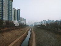 하천, 자전거도로, 산책로, 산책길, 아파트, 사진,이미지,일러스트,캘리그라피 - Ndsk_84작가 크라우드픽 - 저작권 걱정 없는 상업용 이미지