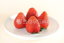 strawberry, 딸기, fruit, 과일, 간식, 사진,이미지,일러스트,캘리그라피 - sinikof작가 크라우드픽 - 저작권 걱정 없는 상업용 이미지