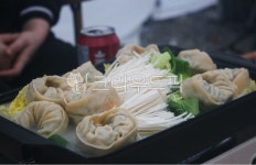 만두국, 왕만두, 사골만두국, 만두전골, 전골, 사진,이미지,일러스트,캘리그라피 - LEK작가 크라우드픽 - 저작권 걱정 없는 상업용 이미지