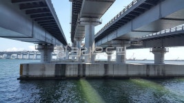 다리, 교량, 교량하부, 고가도로, 물, 사진,이미지,일러스트,캘리그라피 - 락크라이머작가 크라우드픽 - 저작권 걱정 없는 상업용 이미지