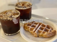 cafe, coffee, 카페, 커피, 와플, 사진,이미지,일러스트,캘리그라피 - Npeaelove작가 크라우드픽 - 저작권 걱정 없는 상업용 이미지