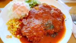 돈까스, 먹거리, 맛집, 식당, 옥수수, 사진,이미지,일러스트,캘리그라피 - 지니날다작가 크라우드픽 - 저작권 걱정 없는 상업용 이미지