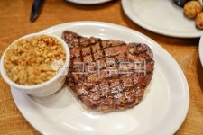 스테이크, steak, beef, 소고기, 등심스테이크, 사진,이미지,일러스트,캘리그라피 - 이빠이오빠작가 크라우드픽 - 저작권 걱정 없는 상업용 이미지
