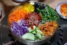 비빔밥, 육회비빔밥, 육회, 나물, 야채, 사진,이미지,일러스트,캘리그라피 - 횽횽작가 크라우드픽 - 저작권 걱정 없는 상업용 이미지
