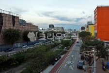 청계천, 도로, 도심풍경, 재개발, 청계천로, 사진,이미지,일러스트,캘리그라피 - Deep bLUE작가 크라우드픽 - 저작권 걱정 없는 상업용 이미지