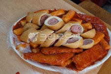 떡볶이, 핫도그, 오뎅, 어묵, 매운, 사진,이미지,일러스트,캘리그라피 - 524_snap작가 크라우드픽 - 저작권 걱정 없는 상업용 이미지