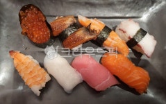 sushi, sushiset, 초밥, 초밥세트, 일식, 사진,이미지,일러스트,캘리그라피 - Nliebe5155작가 크라우드픽 - 저작권 걱정 없는 상업용 이미지