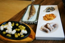 반찬, 꽁치, 은행, 횟집, 일식반찬, 사진,이미지,일러스트,캘리그라피 - 그니지니작가 크라우드픽 - 저작권 걱정 없는 상업용 이미지