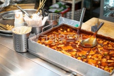 떡볶이, 분식, 분식집, 분식메뉴, food, 사진,이미지,일러스트,캘리그라피 - 삶은아름답다작가 크라우드픽 - 저작권 걱정 없는 상업용 이미지