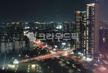 광교, 야경, 스카이라인, 빌딩, 교차로, 사진,이미지,일러스트,캘리그라피 - 지윤아빠작가 크라우드픽 - 저작권 걱정 없는 상업용 이미지