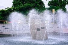 분수, 분수대, 여름, 시원한, 물줄기, 사진,이미지,일러스트,캘리그라피 - 미네랄2작가 크라우드픽 - 저작권 걱정 없는 상업용 이미지