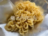 컵라면, 사발면, 라면, 면요리, 면빨, 사진,이미지,일러스트,캘리그라피 - 먹방작가 크라우드픽 - 저작권 걱정 없는 상업용 이미지