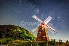 은하수, 미리내, 풍차, 밤하늘, 야경, 사진,이미지,일러스트,캘리그라피 - 라파엘작가 크라우드픽 - 저작권 걱정 없는 상업용 이미지