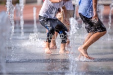 물놀이, 여름풍경, 시원한, 물줄기, 분수대, 사진,이미지,일러스트,캘리그라피 - gompang2000작가 크라우드픽 - 저작권 걱정 없는 상업용 이미지