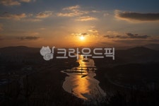 공주연미산, 연미산, 연미산일출, flare, 햇빛, 사진,이미지,일러스트,캘리그라피 - 착강작가 크라우드픽 - 저작권 걱정 없는 상업용 이미지