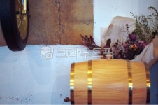 드럼통, 꽃다발, flowerbouquet, wood, 목재, 사진,이미지,일러스트,캘리그라피 - Fresh Eggs작가 크라우드픽 - 저작권 걱정 없는 상업용... 