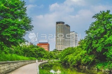 건물, 돌담, 고층건물, 인간, 물, 사진,이미지,일러스트,캘리그라피 - imlover작가 크라우드픽 - 저작권 걱정 없는 상업용 이미지