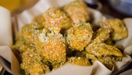 음식, 통닭, 간장통닭, 닭, 치킨, 사진,이미지,일러스트,캘리그라피 - 아빠정영화작가 크라우드픽 - 저작권 걱정 없는 상업용 이미지