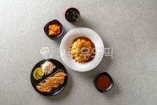 한식, 음식, 수제돈까스, 왕돈까스, 수제, 사진,이미지,일러스트,캘리그라피 - coolazrael작가 크라우드픽 - 저작권 걱정 없는 상업용 이미지