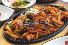 불판제육볶음, 철판제육볶음, 제육볶음, 두루치기, stirfried, 사진,이미지,일러스트,캘리그라피 - Fresh Eggs작가 크라우드픽 - 저작권 걱정... 