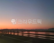 노을, 새벽노을, 새벽, 고속도로, 노을하늘, 사진,이미지,일러스트,캘리그라피 - 미니머니작가 크라우드픽 - 저작권 걱정 없는 상업용 이미지
