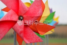 미술, 색감, 바람개비, 조형물, pinwheel, 사진,이미지,일러스트,캘리그라피 - 감성담다작가 크라우드픽 - 저작권 걱정 없는 상업용 이미지