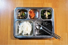 식판, 밥, 반찬, 수저, 김치, 사진,이미지,일러스트,캘리그라피 - hys작가 크라우드픽 - 저작권 걱정 없는 상업용 이미지