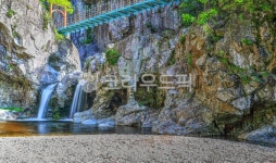 자연, 폭포, 내연폭포, 내연산, 물, 사진,이미지,일러스트,캘리그라피 - 가는세월작가 크라우드픽 - 저작권 걱정 없는 상업용 이미지