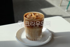 커피, 카페, 시원함, 여름, 햇살, 사진,이미지,일러스트,캘리그라피 - 소소한윤댕작가 크라우드픽 - 저작권 걱정 없는 상업용 이미지