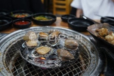 조개, 전복, 구이, 해산물, 어패류, 사진,이미지,일러스트,캘리그라피 - pb이로작가 크라우드픽 - 저작권 걱정 없는 상업용 이미지