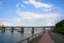 영동대교, 한강다리, 다리, 도로, 자전거도로, 사진,이미지,일러스트,캘리그라피 - imlover작가 크라우드픽 - 저작권 걱정 없는 상업용 이미지