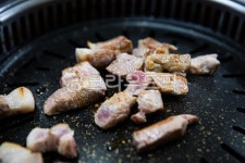 bulgogi, grilling, saltgrilledpork, pork, traditionalkoreanfood, 사진,이미지,일러스트,캘리그라피 - 우리들작가 크라우드픽...