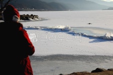 나무, 눈, 강, 얼음, 하늘, 사진,이미지,일러스트,캘리그라피 - Nphseo59작가 크라우드픽 - 저작권 걱정 없는 상업용 이미지