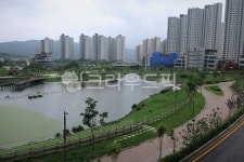 아파트, 단지, 호수, 공원, 산책로, 사진,이미지,일러스트,캘리그라피 - 양기리작가 크라우드픽 - 저작권 걱정 없는 상업용 이미지