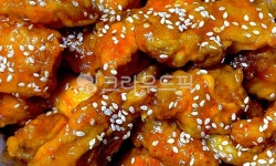 치킨, 양념치킨, 순살치킨, 닭강정, 닭튀김, 사진,이미지,일러스트,캘리그라피 - Maoki작가 크라우드픽 - 저작권 걱정 없는 상업용 이미지