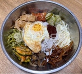 양품비빔밥, 비빔밥, 비빔, 양푼, 밥, 사진,이미지,일러스트,캘리그라피 - 먹방작가 크라우드픽 - 저작권 걱정 없는 상업용 이미지