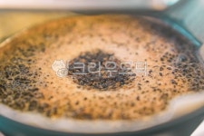 커피, 드립커피, 추출, 핸드드립, 음료, 사진,이미지,일러스트,캘리그라피 - 최승현작가 크라우드픽 - 저작권 걱정 없는 상업용 이미지