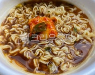 컵라면, 라면, 사발면, 면류, 면빨, 사진,이미지,일러스트,캘리그라피 - 먹방작가 크라우드픽 - 저작권 걱정 없는 상업용 이미지