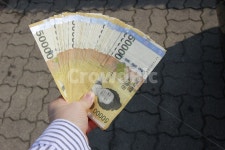 현금, 오만원, 돈다발, 돈뭉치, 이백만원, 사진,이미지,일러스트,캘리그라피 - 사탕세알작가 크라우드픽 - 저작권 걱정 없는 상업용 이미지