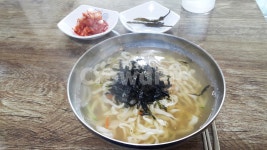 칼국수, 국수, 분식, 한식, 점심, 사진,이미지,일러스트,캘리그라피 - 당근씨작가 크라우드픽 - 저작권 걱정 없는 상업용 이미지