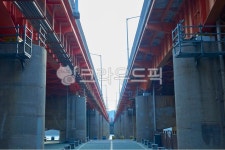 다리, 대교, 아치, 다리밑, 한강, 사진,이미지,일러스트,캘리그라피 - berapt작가 크라우드픽 - 저작권 걱정 없는 상업용 이미지